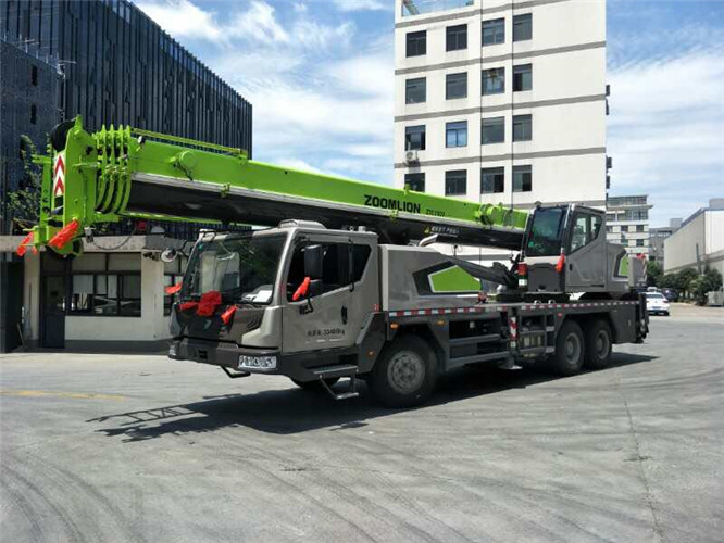 谢通门县跨街广告牌的高空安装注意事项