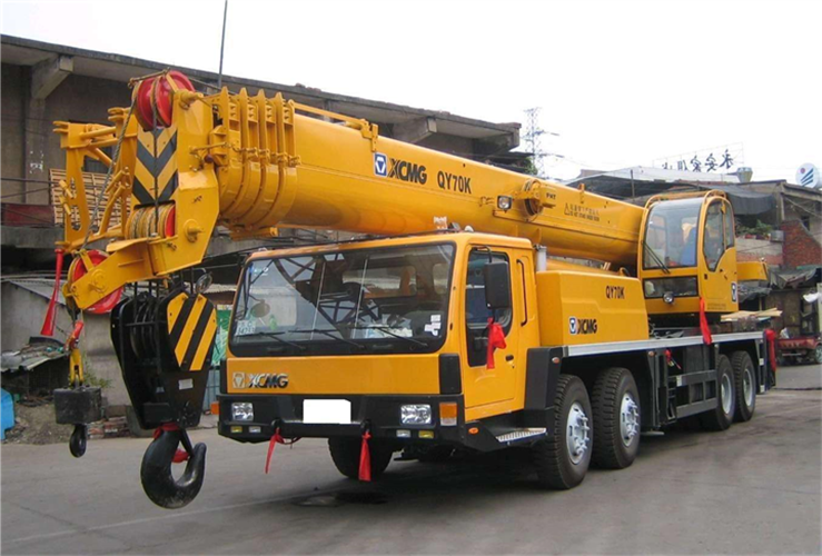 谢通门县吊车出租选择重点