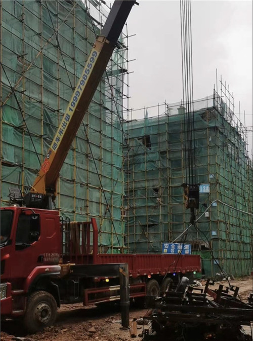 谢通门县“慢工细活”—— 吊车的 “微动控制” 技术